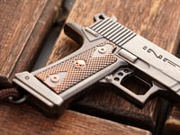 ميدالية فرد مسدس حديد