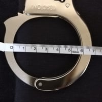 اصفاد معدنيه بمفتاح