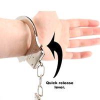 اصفاد معدنيه بمفتاح