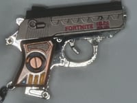 ميداليه مسدس خرز حديد مقاس الاصبع