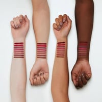 قلم محدد شفاه مات كومفورت 8 ساعات من ايسنس - 02 سي...