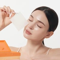 مسحات تونر للتحكم بحب الشباب وتنقية المسام من إي إ...