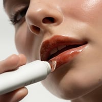 مرطب شفاه مغذي من لوكا - 02 موكا ويب