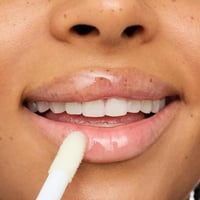 ملمع ومرطب الشفاه هيدرا كيس من ايسنس - 07 كلاسي جل...