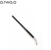 فرشاة تحديد العيون بزاوية معكوفه من او تو او EM003