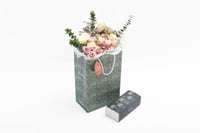 فاصلة فنجان بركة مع ورد