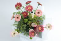 باقة ورد فاصلة يومك أجمل