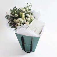 باقة ورد فاصلة جعل عامك كله حب