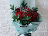 باقة ورد فاصلة ممتلئ بك