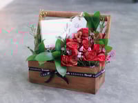 بوكس ورد فاصلة كن سعيد - أحمر