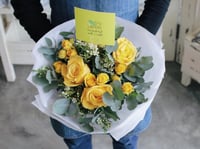 باقة ورد فاصلة شمس الأحلام