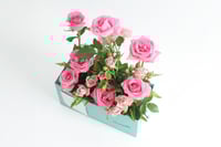 بوكس ورد فاصلة تحلّت باللطافة