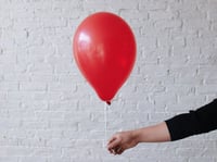 بالون هيليوم - لون أحمر