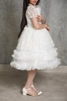 فستان بناتي فاخر بإطلالة ملكية ناعمة