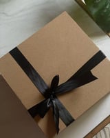 بلوفر لحتضنك دائماً بدلاً عني