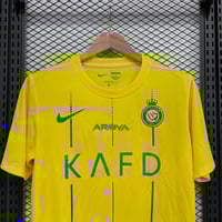 طقم النصر الجديد الاحتياطي لون كحلي تيشيرت مع الشو...