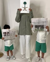 قميص كتان بتطريز شعار سيفين ونخلة