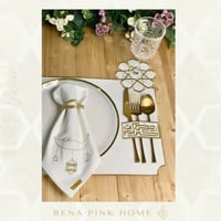 ‎طقم سفرة لشخصين بسكري بذهبي ( 2مفرش مثبت جيب ملاع...