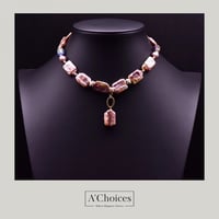 عقد أنيق مصنوع يدوياً مطلي بالذهب مع اللؤلؤ الزراع...