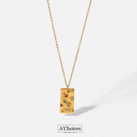 عقد نسائي فنتج بشكلين