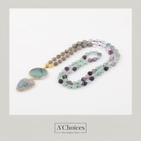 سلسال حجر امازونيتي وحجر اللابرادوريت وحجر فلوريت