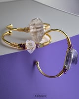 اساور ملفوفة بالأسلاك مطلية ذهب بحجر الكوارتز والج...