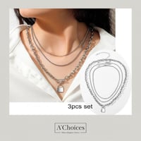 عقد بثلاث طبقات بتصميم مميز باللون الفضي والذهبي