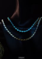 عقد تشوكر مطلي ذهب مع الزيركون الأبيض والأزرق