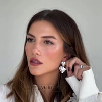 أقراط على شكل قلبين