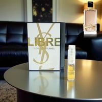 عينة عطر اف سان لوران ليبر فلاورز آند فلايمز أو دو...