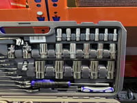 عدة يدوية 218 قطعة