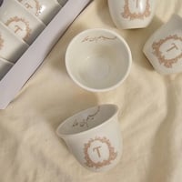 فنجال مع الطباعة