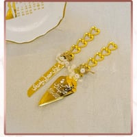 قطاعة و حامل الكيك