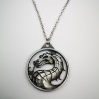 قلادة شعار لعبة مورتال كومبات