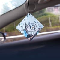 تعليقة سيارة شخصية لوفي القير الخامس