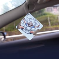 تعليقة سيارة شخصية لوفي القير الخامس