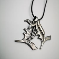 قلادة شخصية إل قطعتين