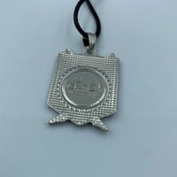 قلادة شعار فيلق الاستطلاع مضيئة