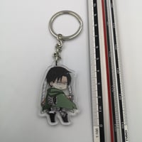 ميدالية اكريليك لشخصية ليفاي شكل 2