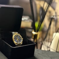 ساعة يد رجالية بسوار ذهبي وفضي ومينا زرق VR1004