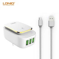 فيش 3 منافذ USB يدعم الشحن السريع + إضاءة LED + كي...