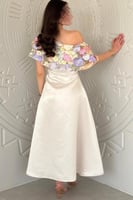 فستان ناعم مزين بالورد لون بيج