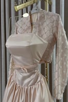 فستان ناعم قطعتين لون بيج