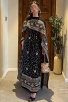 جلابية ناعم اوف شولدر لون اسود