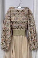 جلابية ناعم اوف شولدر لون بيج