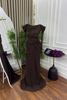 فستان سهره أوف شولدر بأكمام طويلة لون بني