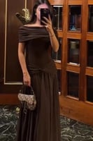 فستان سهره ناعم مزين بالكسرات لون بني