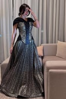 فستان سهرة أوف شولد لون اسود