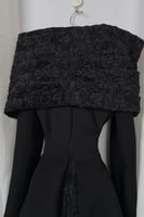 فستان ناعم أوف شولدر بلون اسود