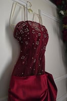 فستان سهره اوف شولدر مزين بالفصوص لونين